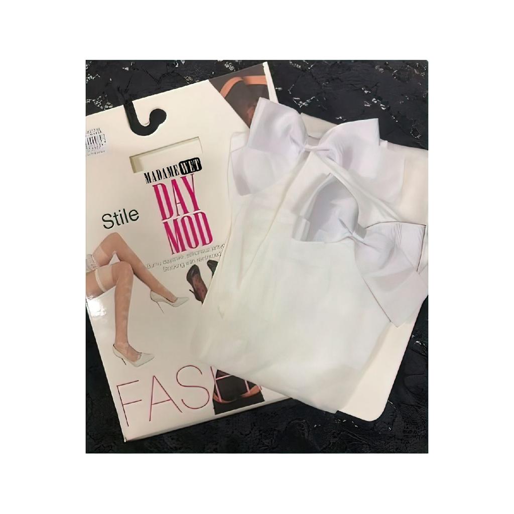 Kostkovaný kostým vysoké školy