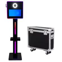 DSLR Fotobåsmaskin med 15,6 tums Pekskärm, Fotobåsmaskin med Flygväska & RGB-ljus för Partyevenemang Hyra