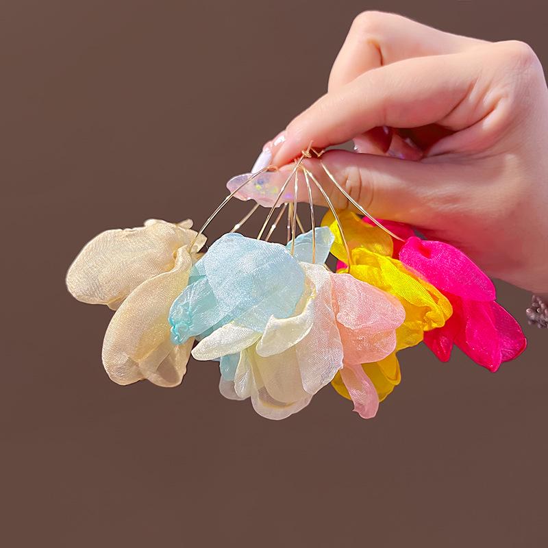 

2025 Spring Retro Hong Kong Style Colorblock Flower Earrings for Women
