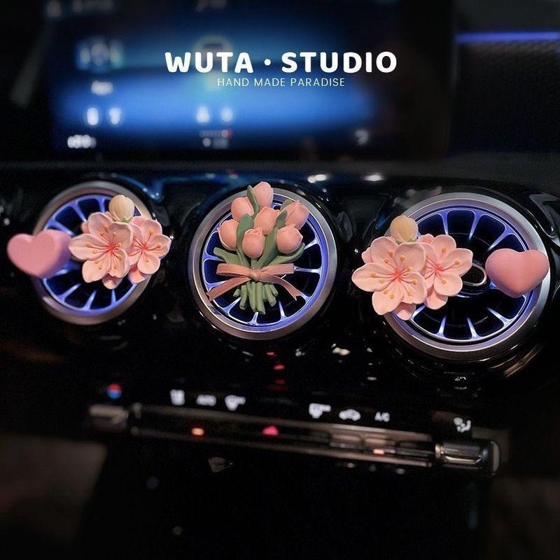 

Ins Pink Peach Blossom Tulip Flower Car Air Freshener Car Vent Decoration Diffuser Stone Ornament Cute Blue Wind Chime Tulip + Heart (2-Piece Set)