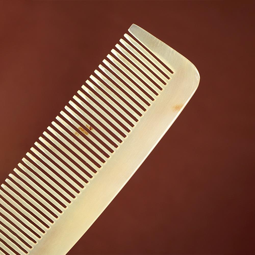 Portable Natural Horn Comb Handmade Polished Anti Static Massage Horn Comb for Men Women Salon Hairdressing Styling Tools
