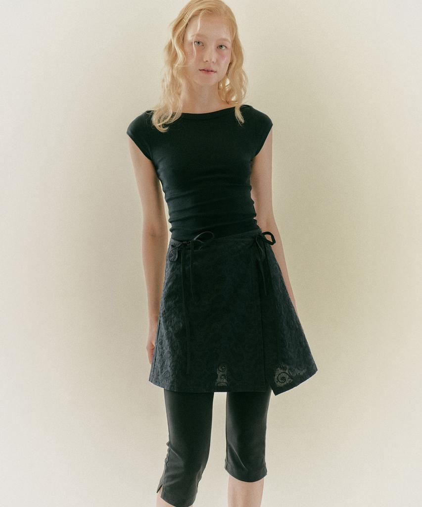 Ninakoseuta Paisley Embroidery Wrap Skirt_Black