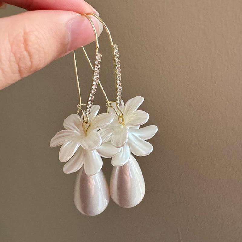 Light Luxury Elegant Dignified Ear Hooks Shaky White Petal Pearl Water Drop Rhinestone Tassel Versatile Temperament Studs