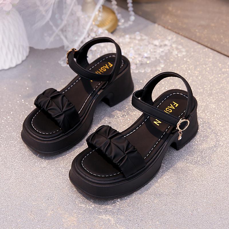 One-word buckle with platform sandals female 2025 summer new beautiful beach seaside fairy wind heightened beach Roman shoes