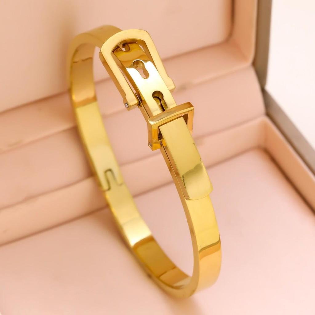 Europäischer & Amerikanischer Mode-Star Zirkon Armband: 18K Titanstahl, Nicht verblassend, Elegantes Design