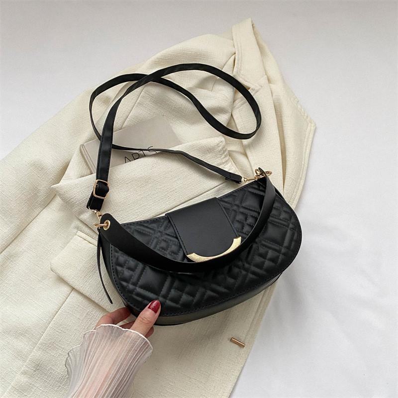 

Trendy Saddle Bag For Women In Multiple Colors Ideal For Everyday Outfits And Fashion чёрный
