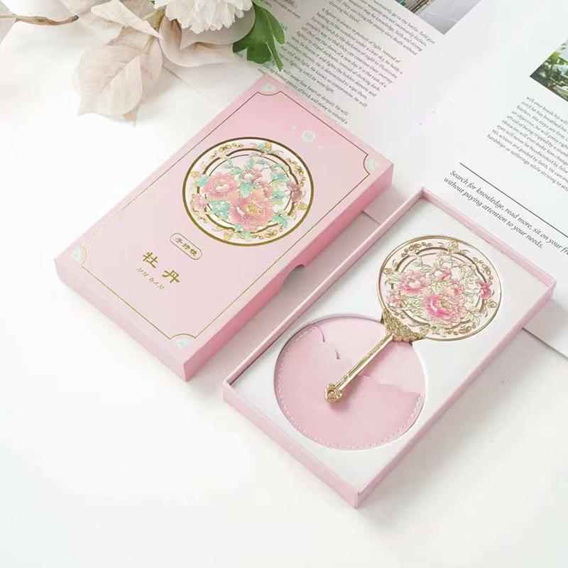 Tragbarer Metall-Make-up-Spiegel im chinesischen Stil für Frauen Exquisiter kreativer Handspiegel für Studenten Hanfu-Accessoires