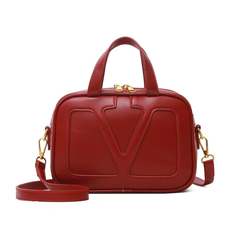 

2025 summer new letter chain shoulder envelope bag tote bag underarm portable diagonal span bag crossbody