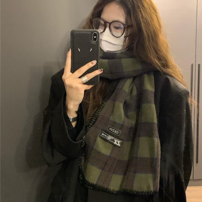 Retro Plaid Tassel Scarf for Women Winter New High End Imitation Cashmere Scarf To Keep Warm and Thickened To Prevent Cold Tide