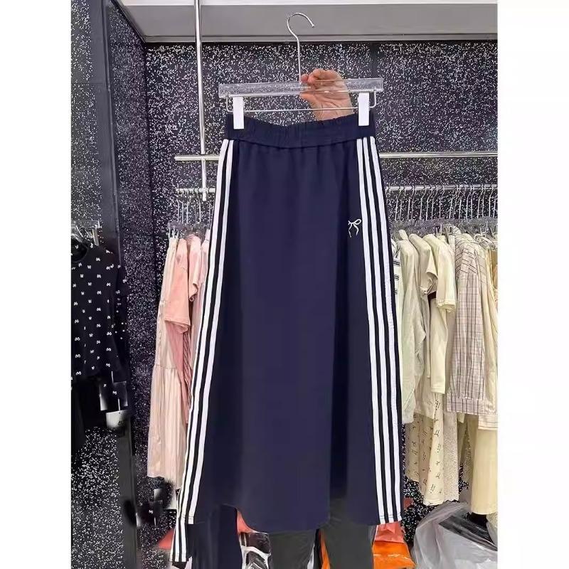 A Large-sized Casual Summer Women's New Slimming T-shirt Top and Elegant Half Skirt Two-piece Set