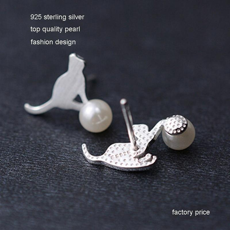 Hypoallergenic Asymmetry Cat Pearl Stud Earring Creative Animal Kitty Stud