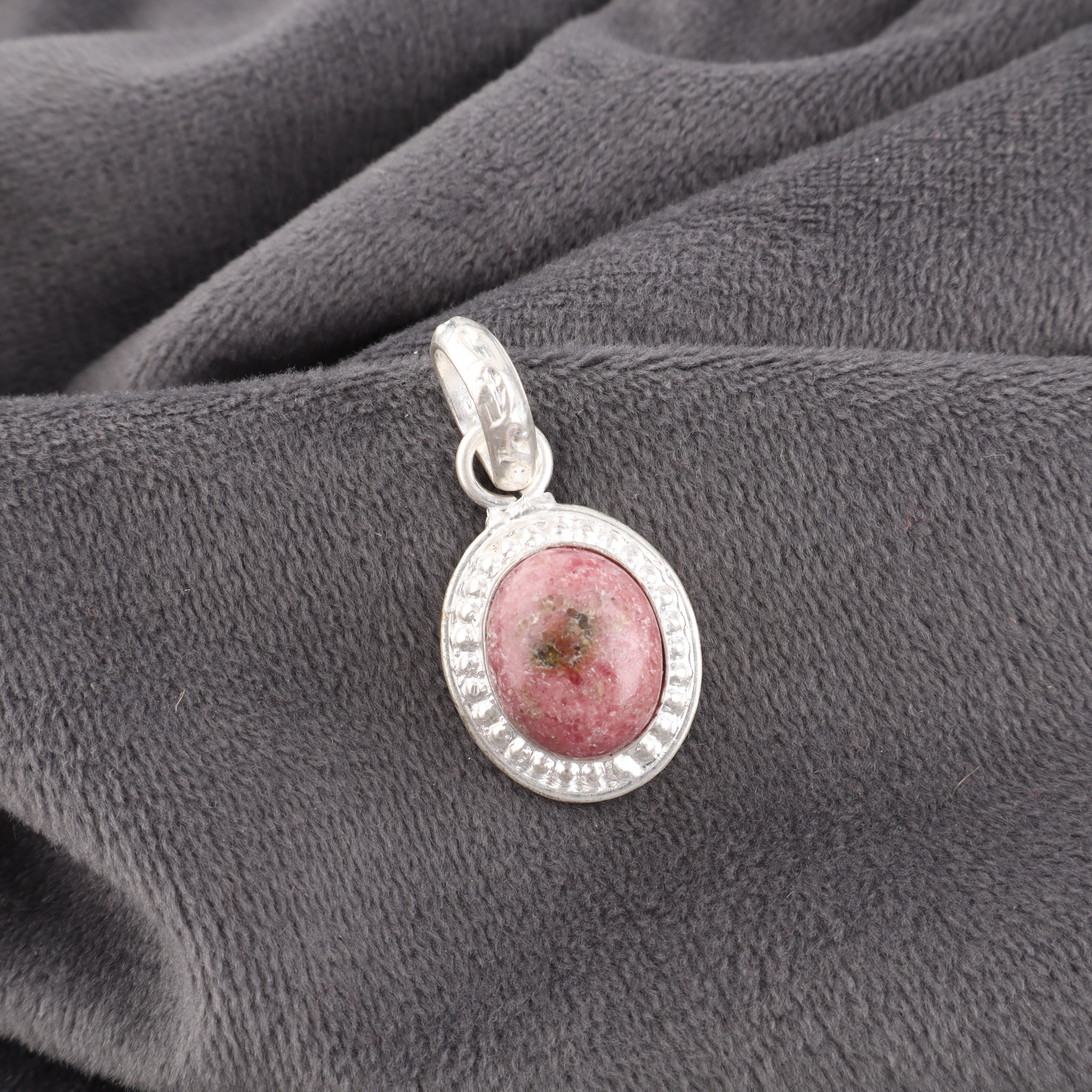 

Украшения из драгоценного камня черный родонит, кулон из стерлингового серебра 925 пробы ручной работы, великолепный серебряный кулон-цепочка для свадебного подарка 1.30 Inches розовый