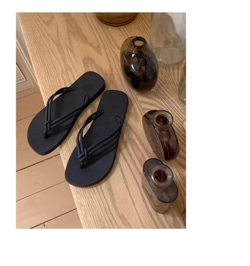 Korean Style Casual Women's Non-Slip Flip-Flops for Summer Beachwear