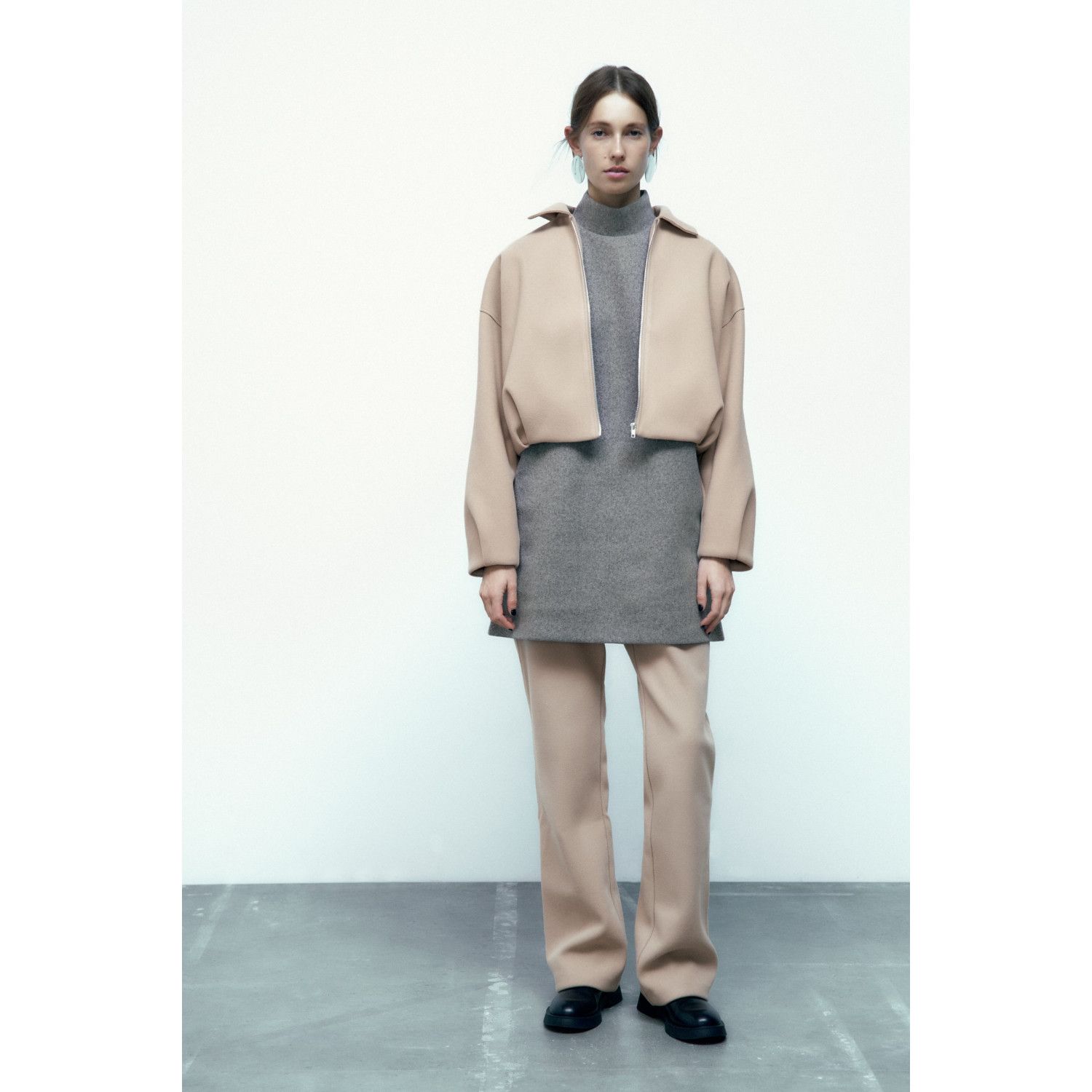 

BOMBER JACKET WITH ZIP AND PLEATS