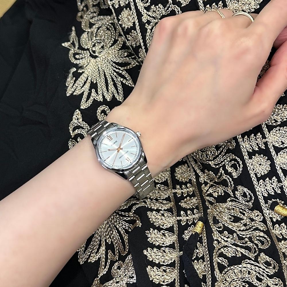 CASIO Watch with Simple Stainless Steel Great Perfect for Coming of or Entrance Ceremony Women's Case, Design, Age, Graduation