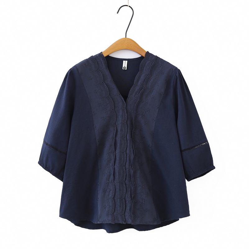 2026 Spring/Summer Plus Size Lace V-Neck Top: Five-Point Sleeve Embroidered Cotton Tee Double Extra Large