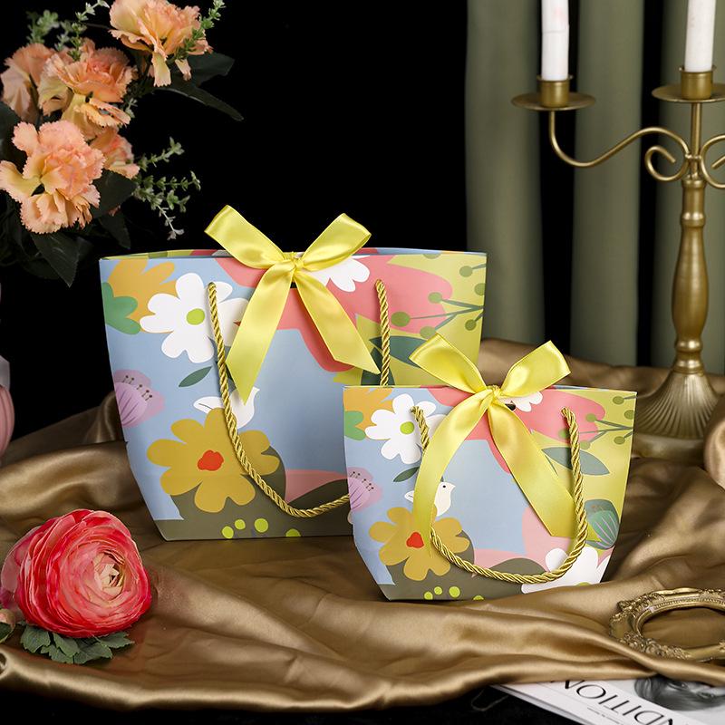 High-End Handheld Paper Gift Bag for Mooncakes - Mid-Autumn Festival Souvenir