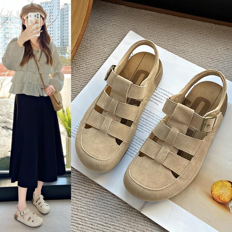 Fashion 2025 Summer New Style Hollow Breathable Women Sandals Classical Outside Beach Flat Shoes Colsed Toe Low Heels Women Sandals
