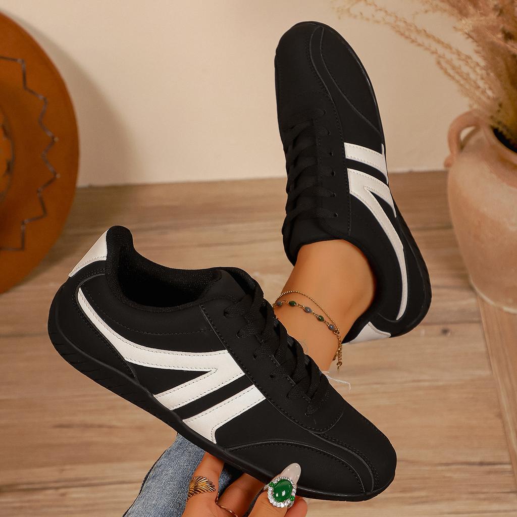 2025 autumn new large size round head retro casual versatile flat bottom foreign trade casual shoes