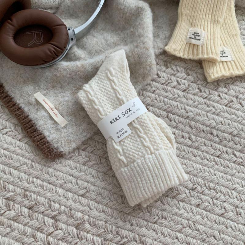 

Women s Autumn and Winter Plush and Thick Warm Twist Wool In The Tube Pile Socks 1 pair кремовый