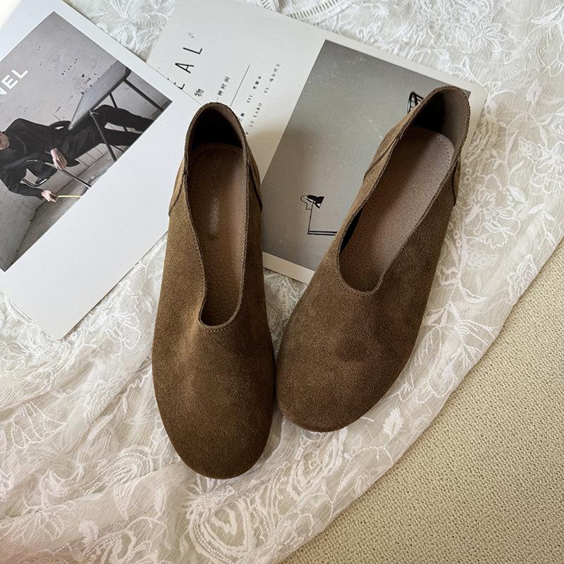Retro Grandma Shoes Women's 2025 Spring and Summer New Flat-bottomed Soft-soled Lazy One-pedal Doudou Shoes Single Shoes with Skirts