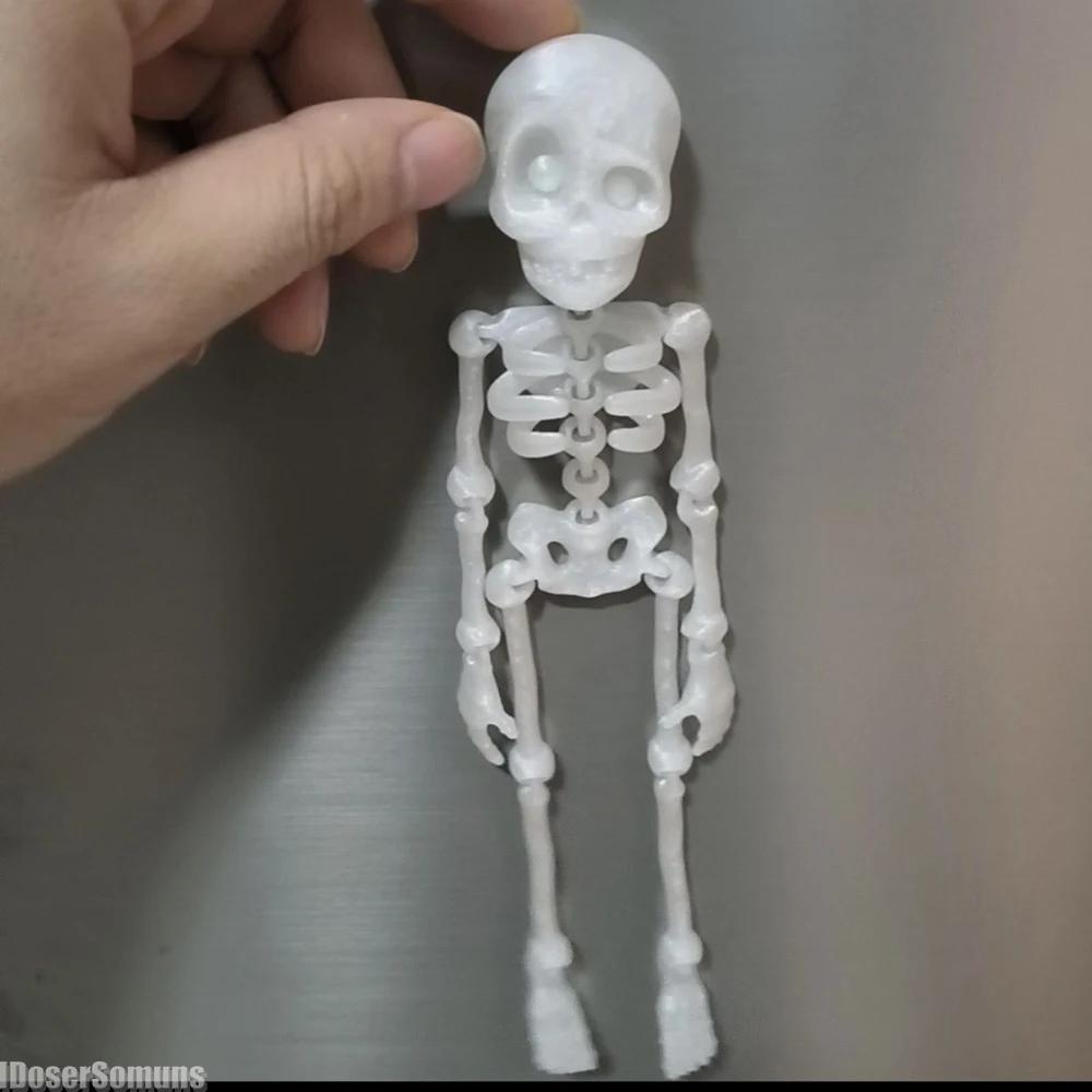 Movable Skull Refrigerator Magnet 3D Printed Joints Movable Halloween Toy Horror Luminous Skull Ornaments Refrigerator Magnet