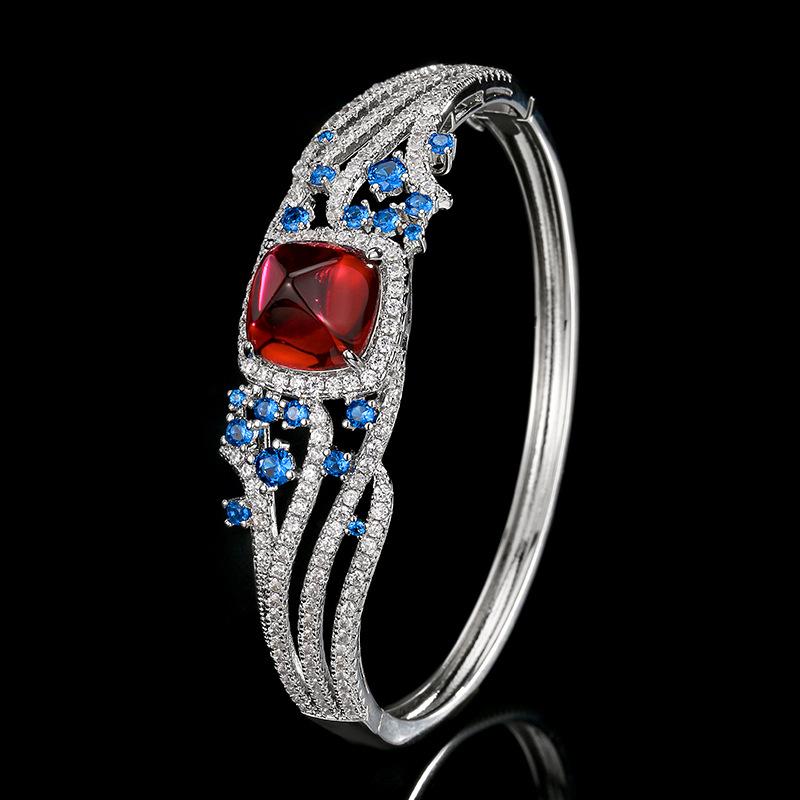 Ювелирные изделия в стиле браслета Ювелирные изделия Сахарная башня Красный сапфир Квадратный Высокий класс Женские
