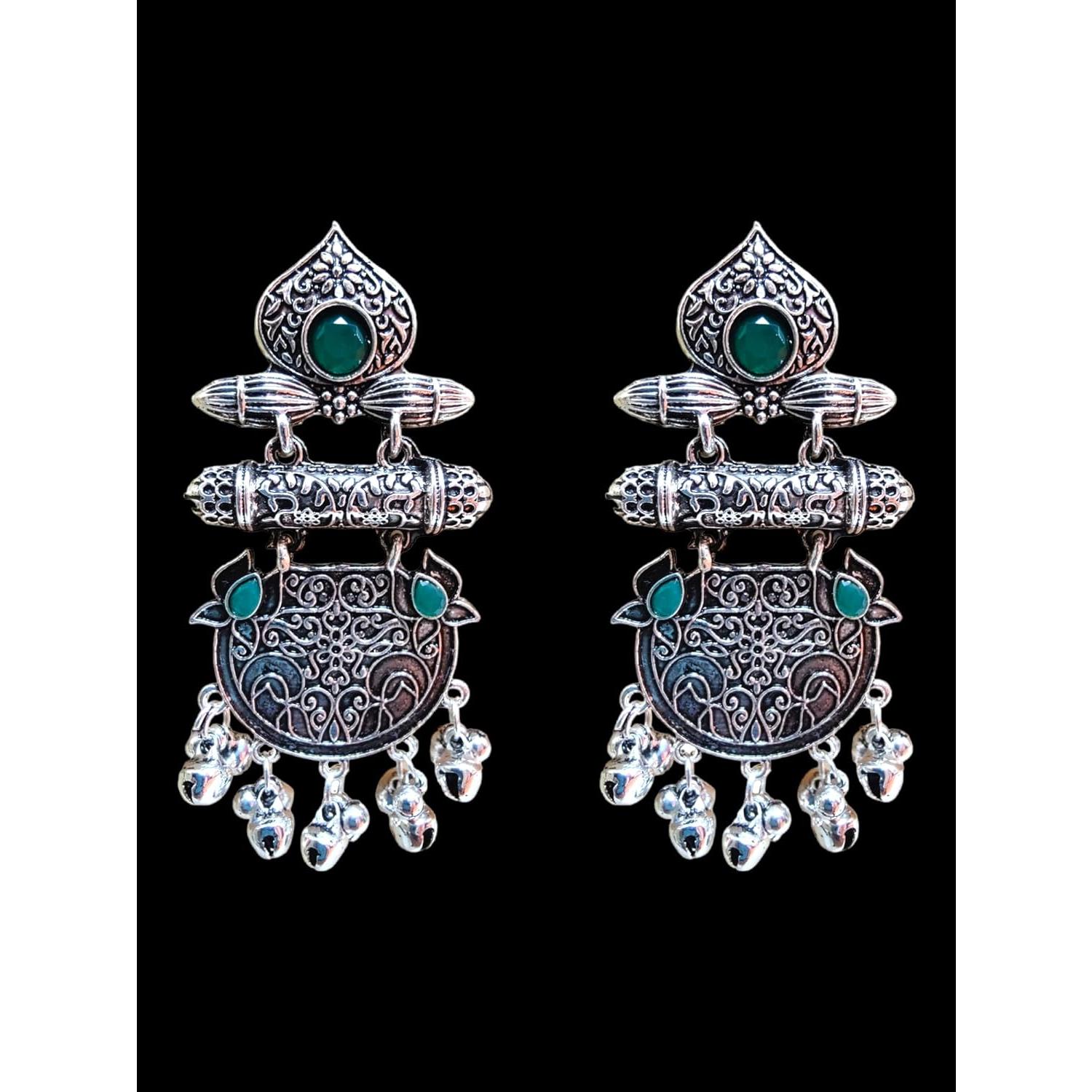 представляет комплект этнических черных длинных оксидированных серег-кольц Легкие Jhumki — фото 4