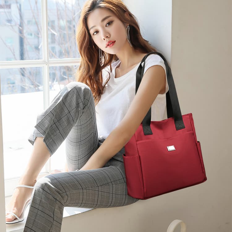 New large-capacity tote bag, shoulder underarm bag.