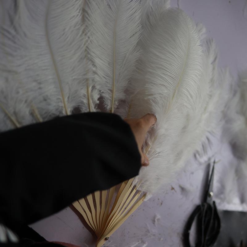 Ventaglio di Piume di Struzzo per Palco e Sfilate di Moda - Grande Oggetto di Scena Pieghevole