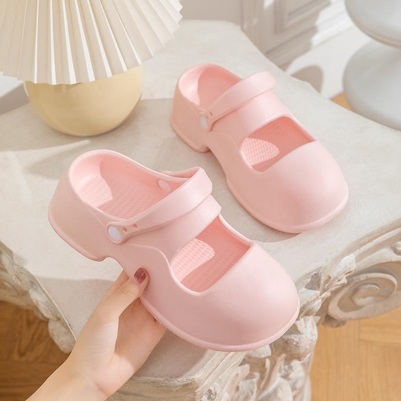 EVA hole shoes women's thick soles step on shit feeling outside wear new home non-slip fashion cool slippers direct sales