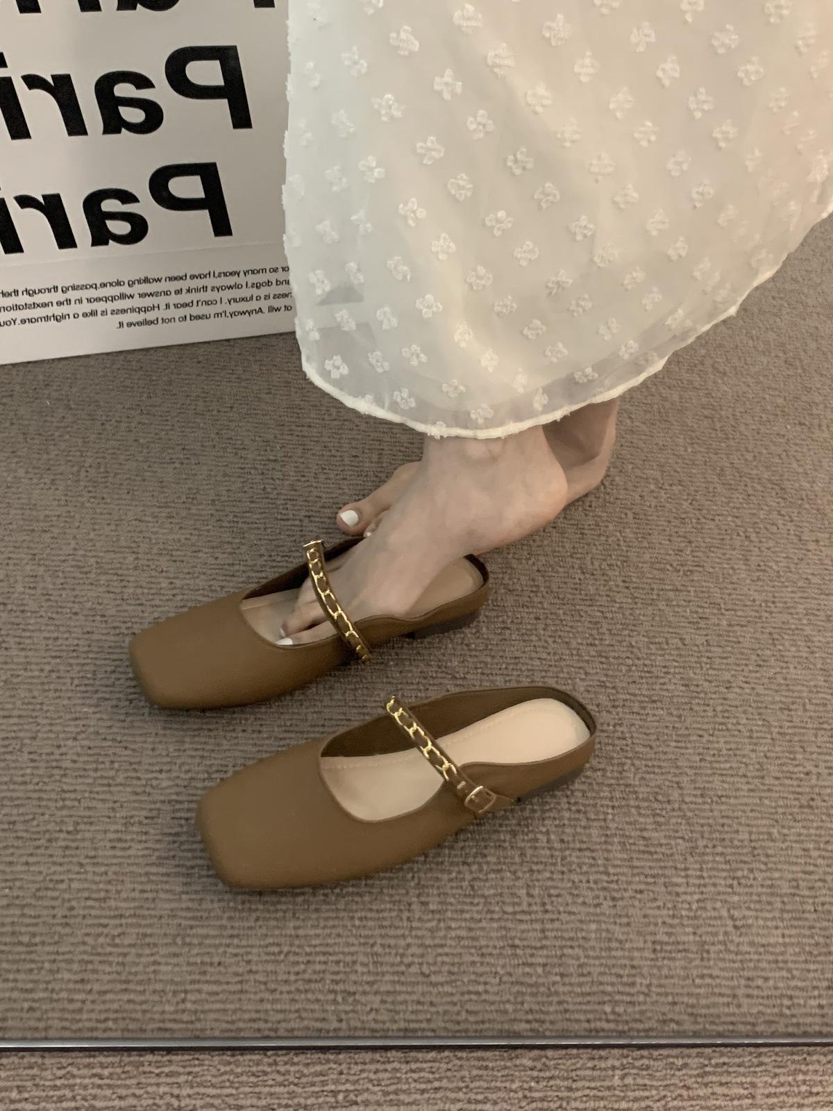 

Французские нежные полутапочки на плоской подошве весна-лето 2025, неглубокие туфли Мэри Джейн с цепочкой, вечерние одинарные туфли с закрытым носком 39 коричневый