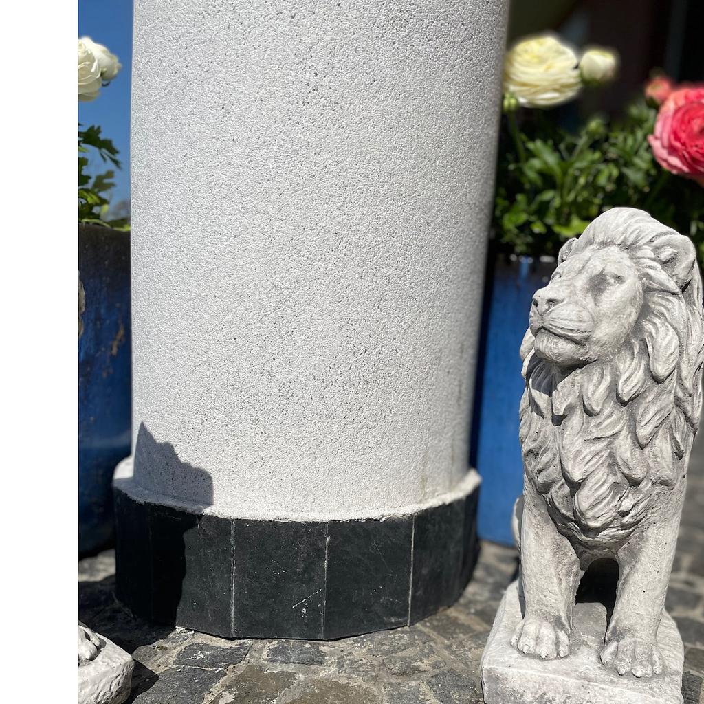 Escultura de león de hormigón gris figura de león de jardín estilo art déco