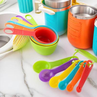 Colorful 12-Piece Kitchen Baking Set: Graduated Measuring Spoons and Cups for Flour, Milk Powder, and Seasonings