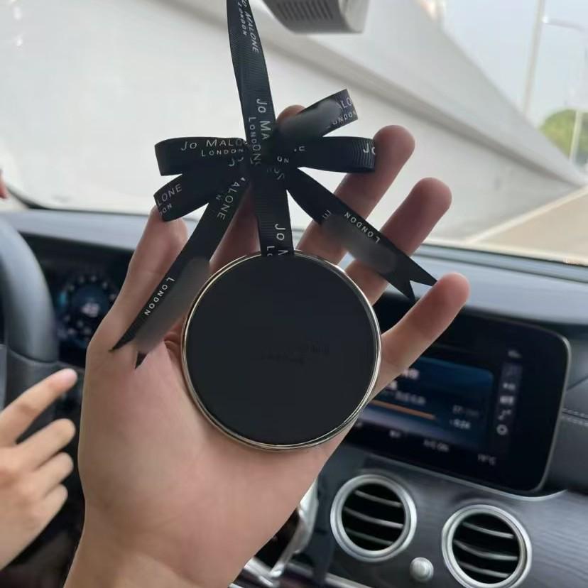 

Jo Malone Car Diffuser Set - Freesia & Lime Basil Scented Pendant