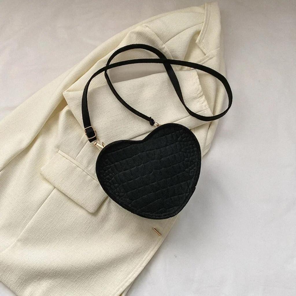 Mote Vintage Heart Kvinner Håndvesker Luksus Design Håndveske Hjertevesker for kvinner Dame skulderveske Messenger 2023 Trend