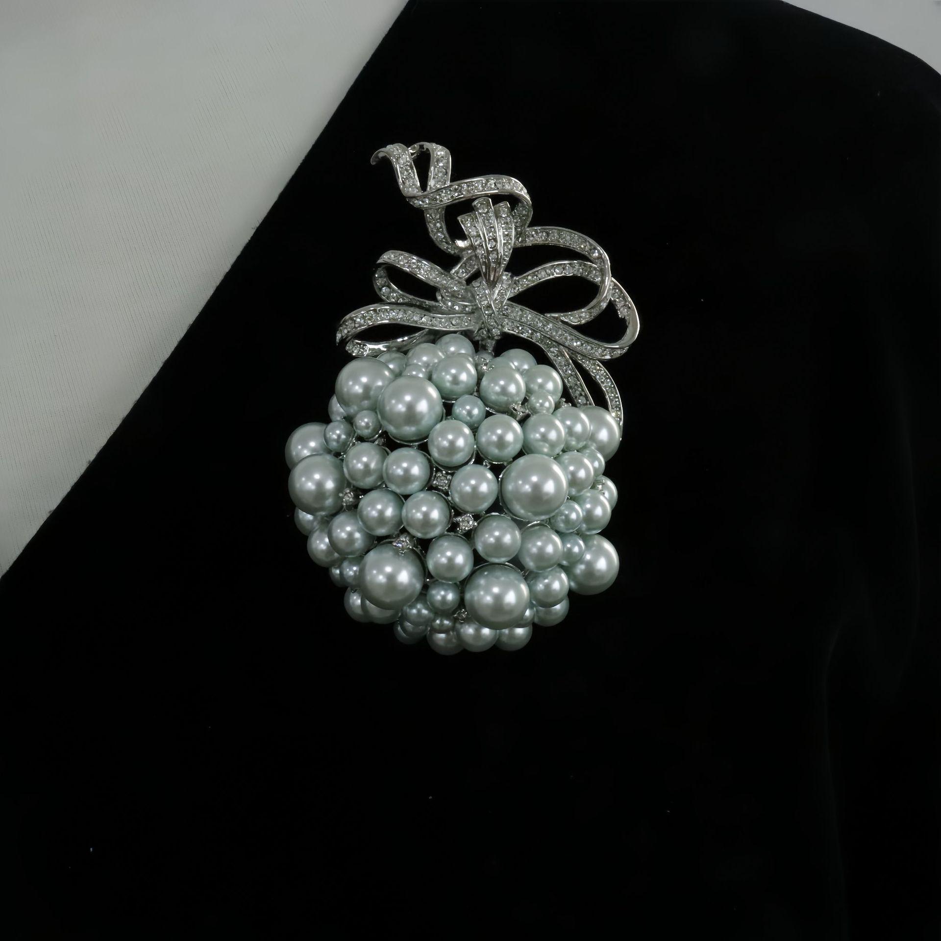 Elegant French Retro Pearl & Rhinestone Flower Bouquet Brooch
