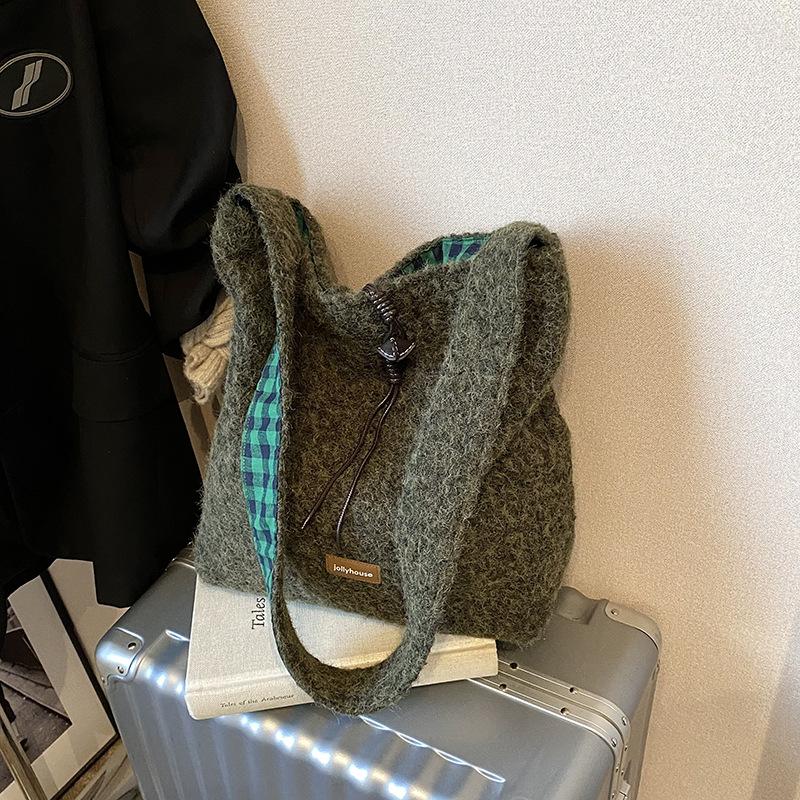 Casual Relaxation, Large-capacity Woolen Bag, Women's New Autumn and Winter Commuting Single Shoulder Messenger Tote Bag