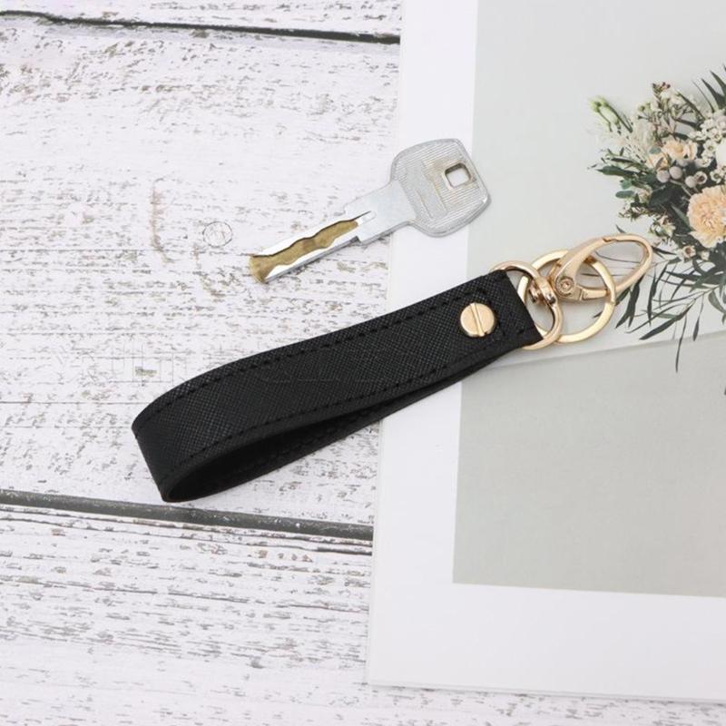 Premium Leather Keychain Sleek Design Sturdy Metal Hook Key Rings for Everyday Carry Secure Key Holder