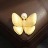 Broșă fluture artizanală aur periat elegantă, stil luxos, temperament simplu, ac cu perlă de apă dulce, insectă, anti-lumină, feminină