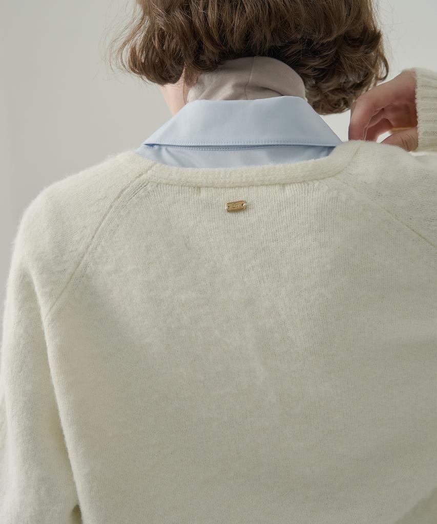 Deuloupisumeon Hairy Wool V-Neck Pullover Knit [Ivory]