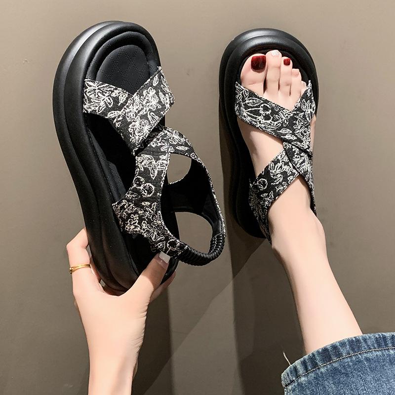 Guofeng New Chinese Sandals Women's 2024 New Summer Wear Thick Soles To Increase the Height of One Pedal Beach Versatile Cool Slippers