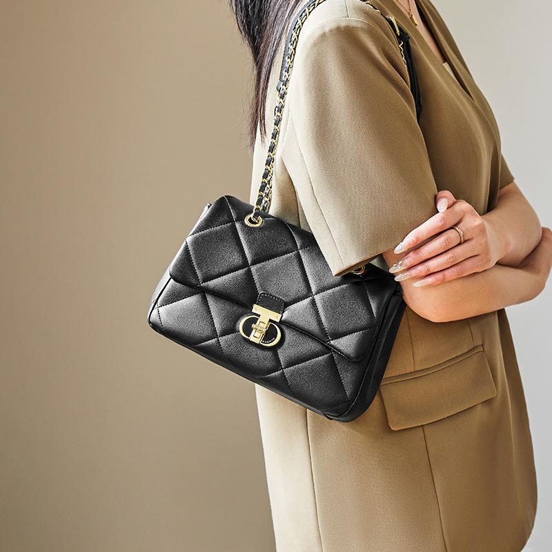 Mrs. Qiao Black Bag 2025 New Small Chain Bag Autumn Winter Women's Crossbody Bag Single Shoulder Genuine Leather Women's Bag