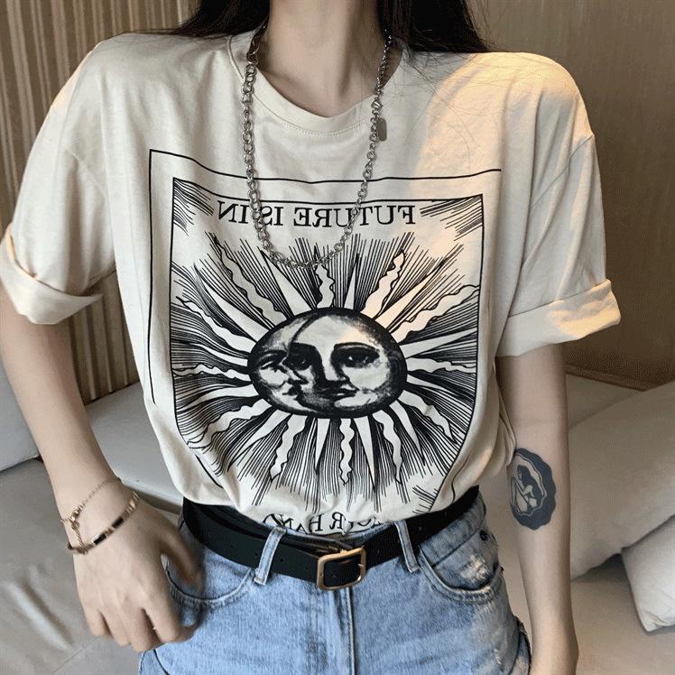 

Лето 2025 Женская футболка свободного кроя в корейском стиле с принтом из хлопка - Модная, стройнящая, с коротким рукавом L верблюд