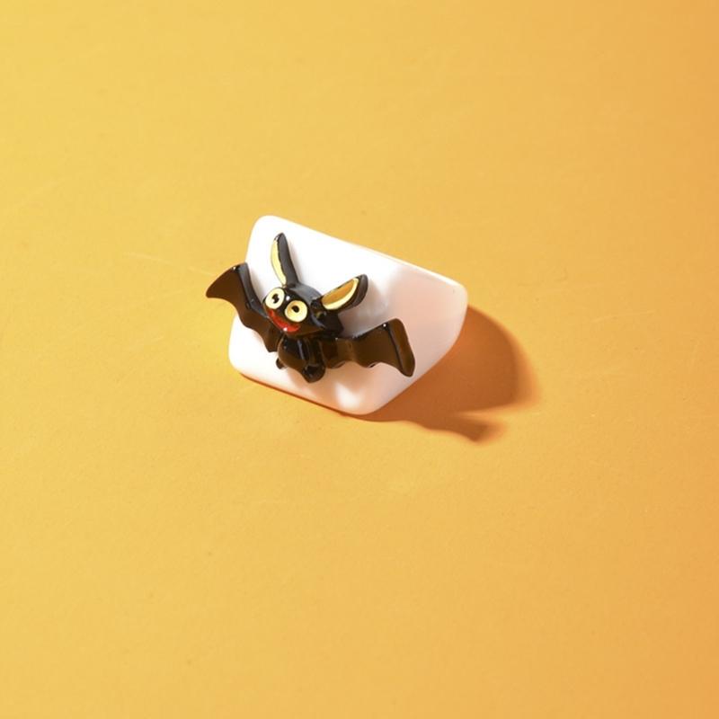 Fashion Lightweight Rings Bat Specter Pumpkin Stacking Rings Big-eyed Crystal Exaggerated Rings Suitable for Ladies