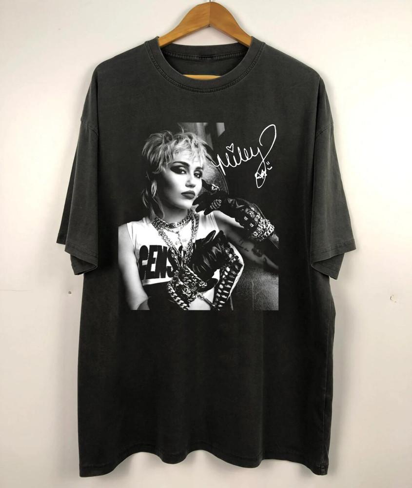 Miley Cyrus Music Tour Cyrus 2024 Signed Unisex T-Shirt All Size S To 5XL MK408 Unisex T-Shirt L