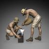 Royal Model 1/35 Zweiter Weltkrieg Deutsches Afrikakorps Batteriewartungssoldaten Set (2 Figuren) Harzbausatz RM1083 (Soldat)