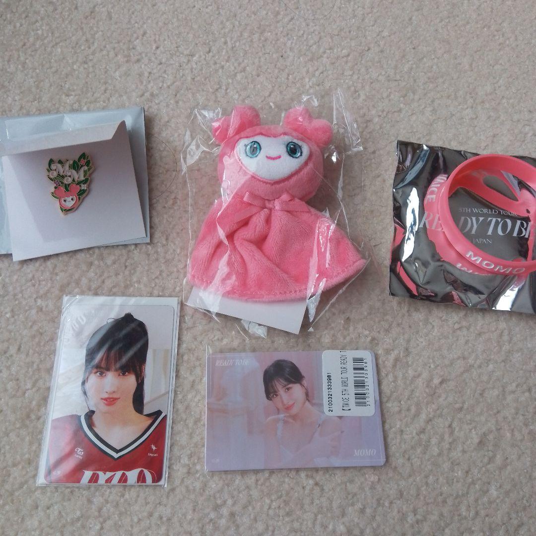 

[USED] TWICE Momo Teru Teru Bag Charm Pin Badge Lanyard Trading Card
