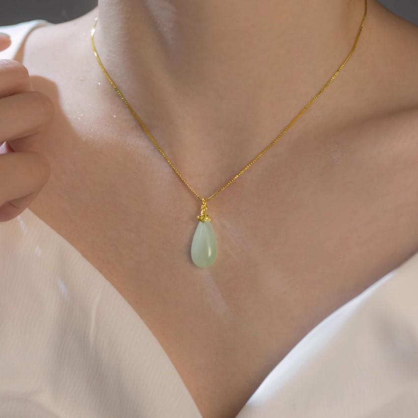 2024 Ruyi Water Drop Hetian Jade Necklace: Elegant Women's Pendant with Unique Niche Design