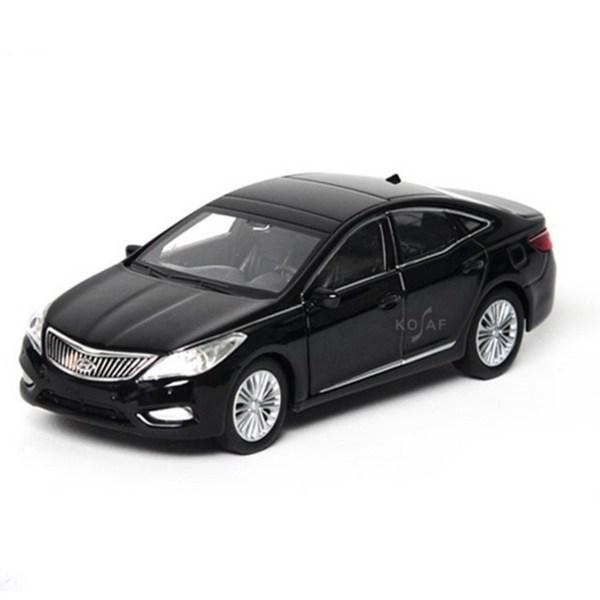 

Pinobi Andy 1/38 Hyundai Azera, Корейская игрушка чёрного цвета